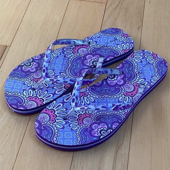 Vera Bradley Flip Flops, lilac tapestry. Women’s size large (9-10) - Picture 2 of 14